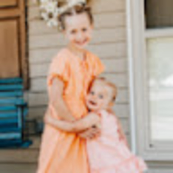 Meet your Posher, Leah - Picture 1 of 1